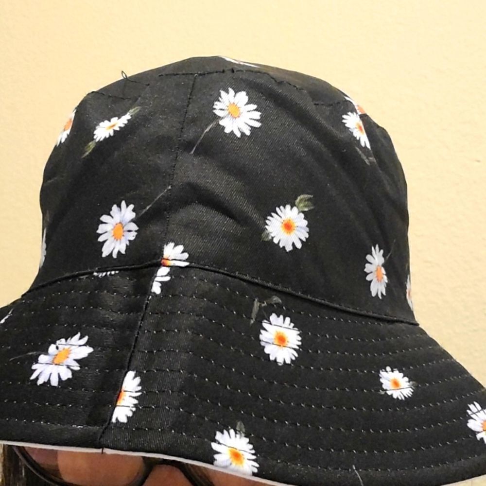 Alicia +olivia hat